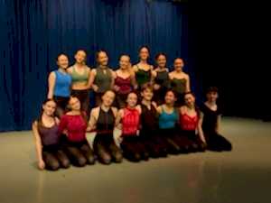 Dance Course graduate year group.